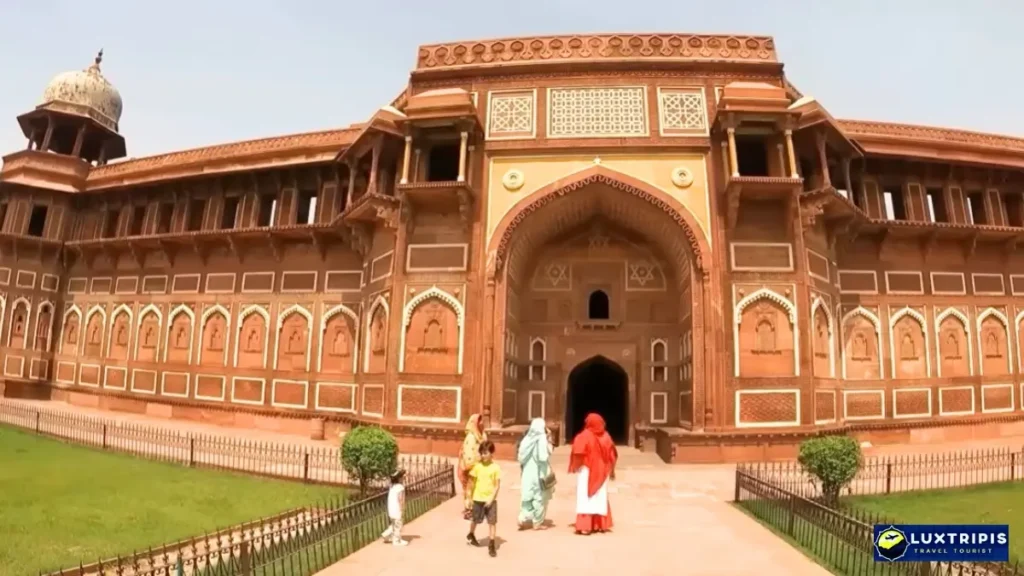 How Much Tourist Guide Charge at Akbar Mausoleum Agra अकबर मकबरा गाइड शुल्क जानकारी 3 Professional Guide Service क्या देता है?