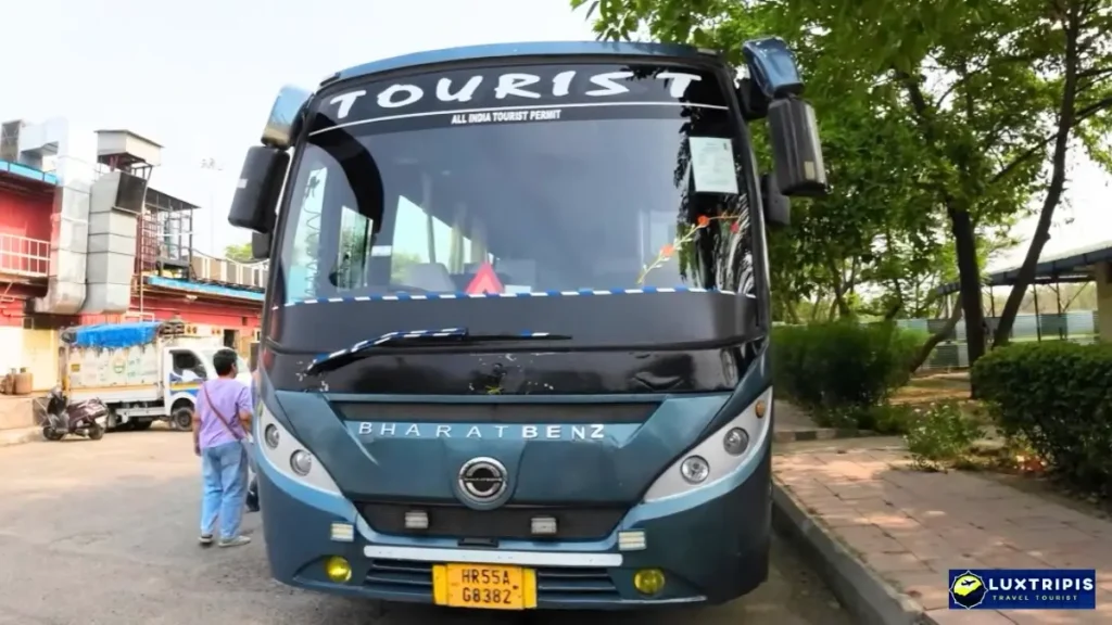 Luxury Tourist Bus from Delhi to Agra Mathura Vrindavan 1